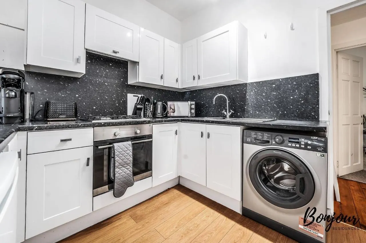 Cosy Grassmarket 2Br-1Ba - Newly Decorated! By Bonjour Residences Edinburgh