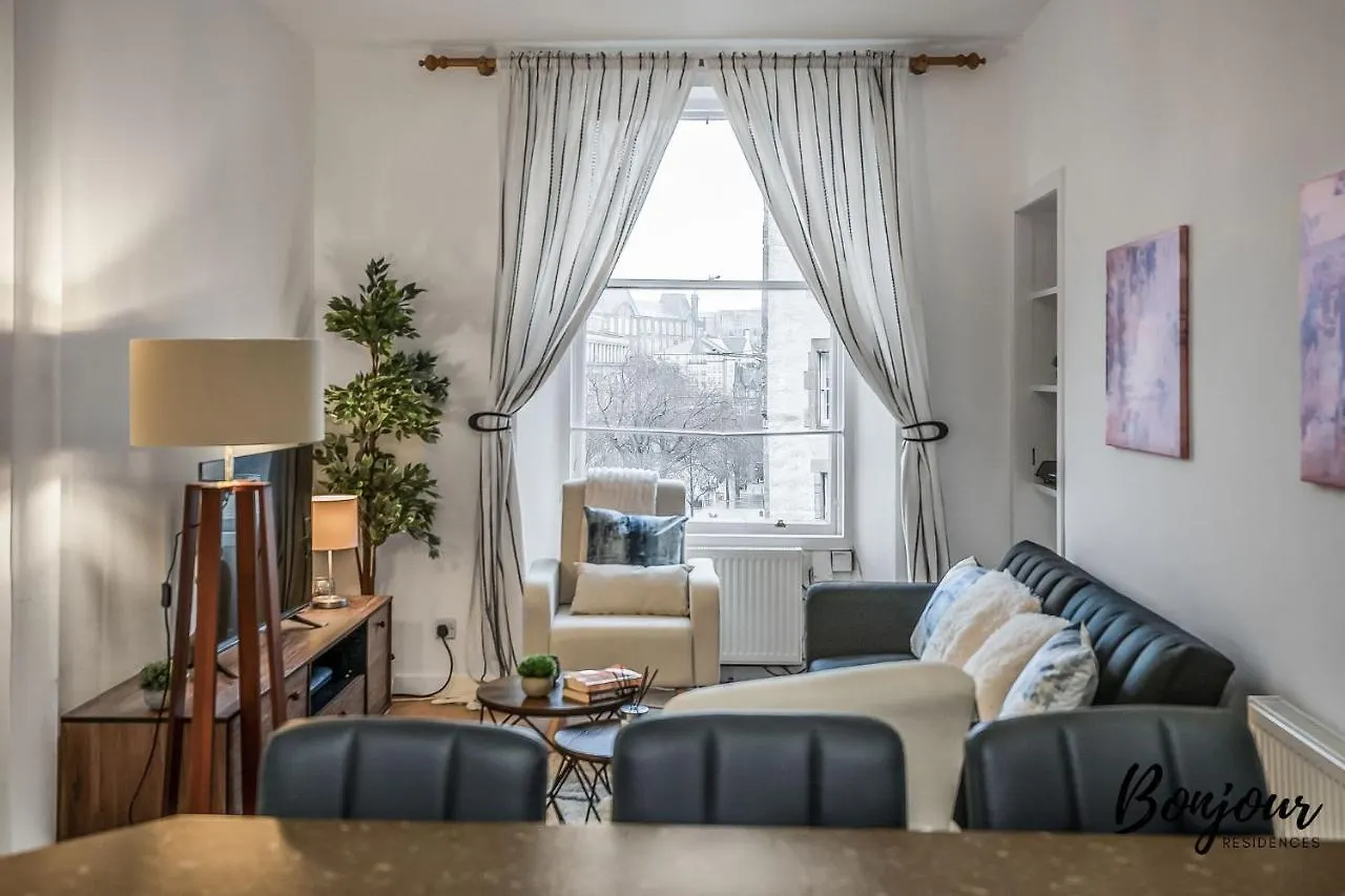 Cosy Grassmarket 2Br-1Ba - Newly Decorated! By Bonjour Residences Edinburgh 0*,