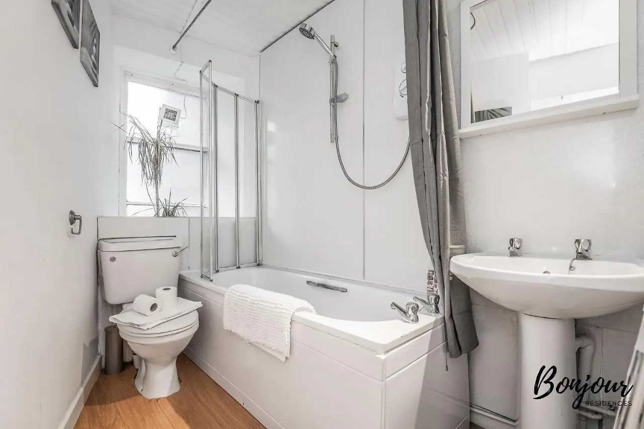 Apartment Cosy Grassmarket 2Br-1Ba - Newly Decorated! By Bonjour Residences Edinburgh