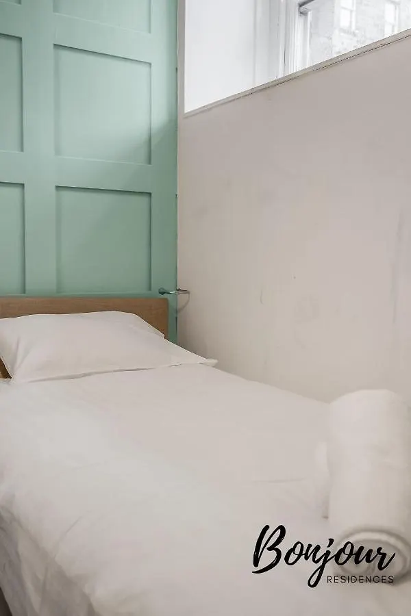 Cosy Grassmarket 2Br-1Ba - Newly Decorated! By Bonjour Residences Edinburgh 0*,