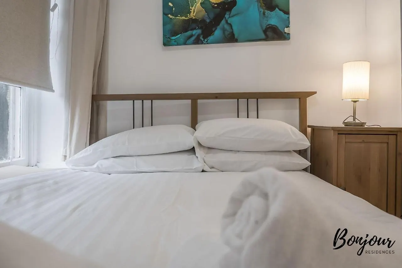 Cosy Grassmarket 2Br-1Ba - Newly Decorated! By Bonjour Residences Edinburgh United Kingdom